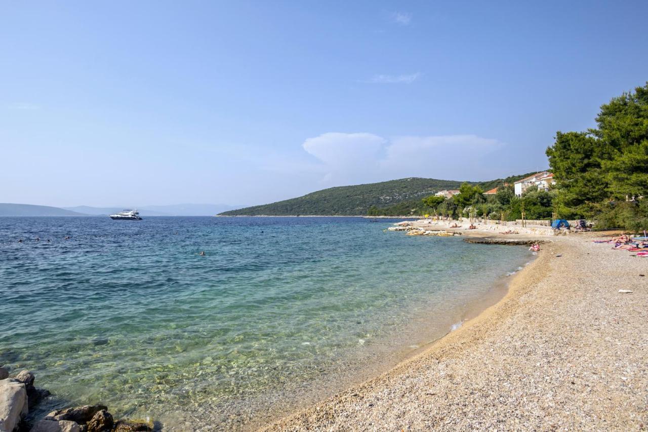 Apartments By The Sea Maslinica, Solta - 14748 Exterior photo