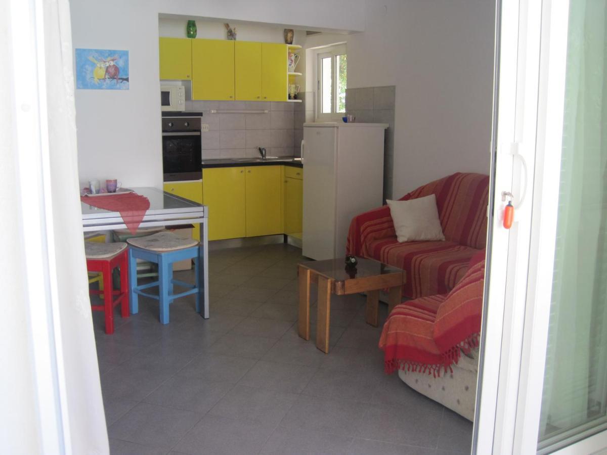 Apartments By The Sea Maslinica, Solta - 14748 Exterior photo